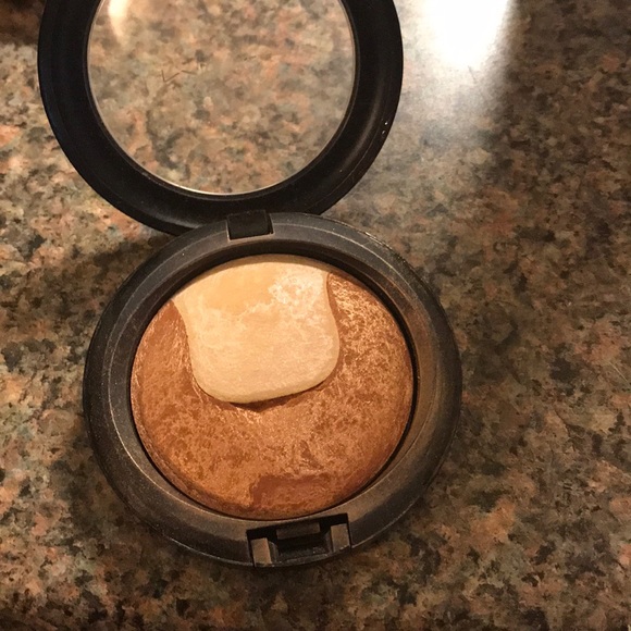 MAC HIGHLIGHTER / BRONZER COMPACT - Picture 2 of 5
